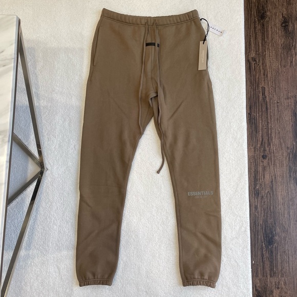 Fear of god essentials sweatpants size medium - Picture 1 of 4
